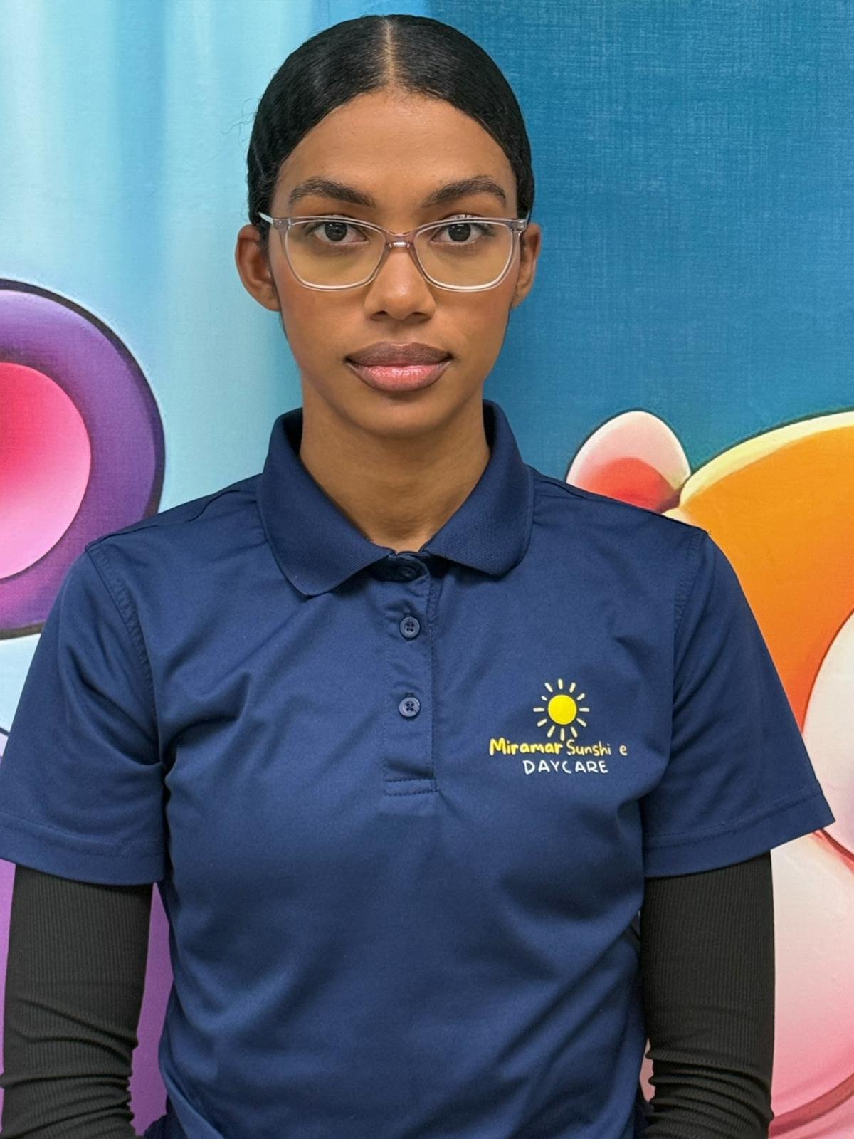 Passionate and caring daycare teacher with experience nurturing and educating children aged 3 to 4.